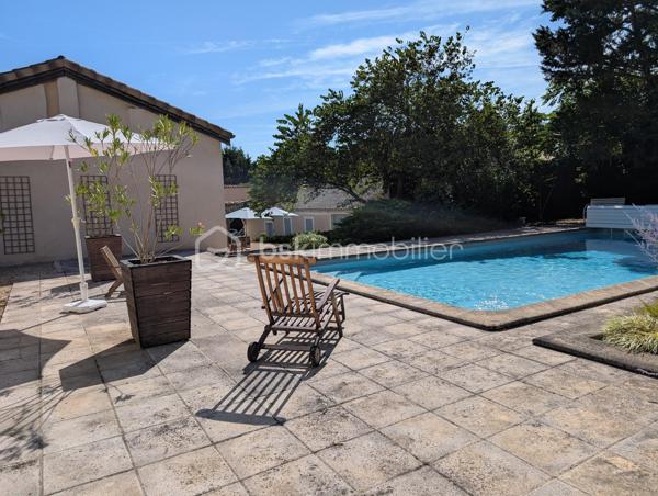 Maison de 296,70 m²