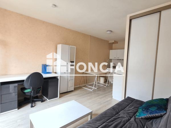 Location Studio meublé 24.49 m² - 32 RUE ST JACQUES Grenoble 38000