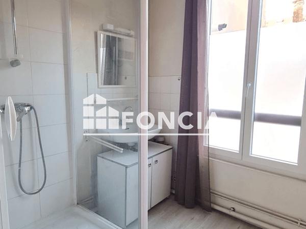 Location Studio meublé 24.49 m² - 32 RUE ST JACQUES Grenoble 38000
