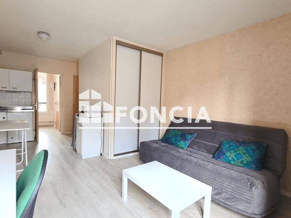 Location Studio meublé 24.49 m² - 32 RUE ST JACQUES Grenoble 38000