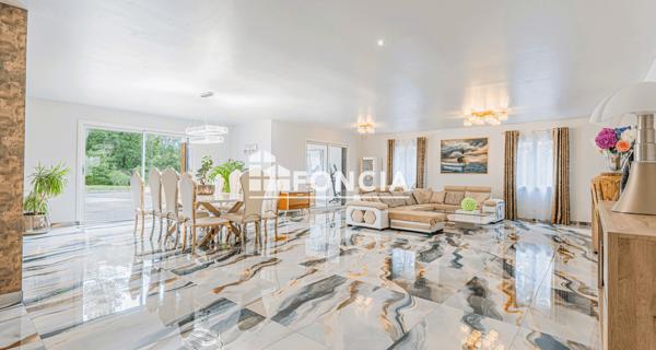 À vendre Maison 5 pièces 300 m² - Trans-en-provence 83720