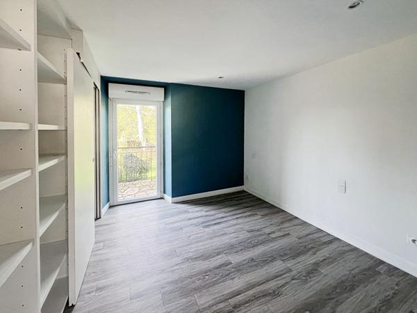 Ploeren, bus et commerces à pieds, Vannes à quelques minutes