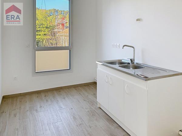 EXCLUSIVITE Appartement residence de 2024  3 chambres terrasse garage double en sous sol