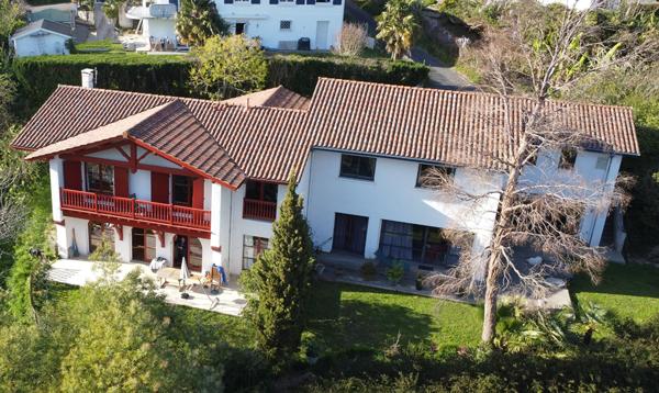 Ensemble immobilier- Saint Jean De Luz 15 pièce(s) 350 m2