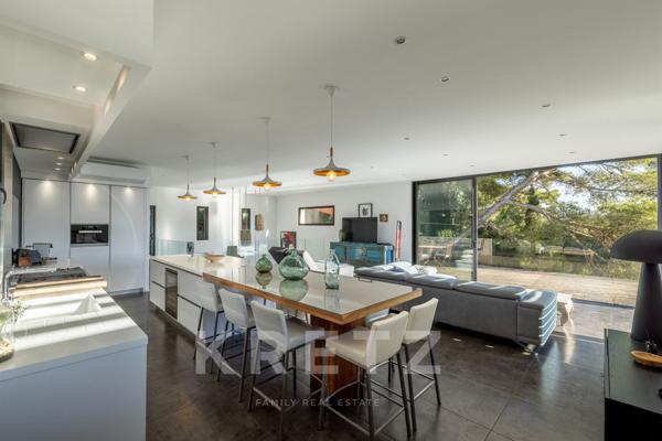 Maison contemporaine en coeur de calanque