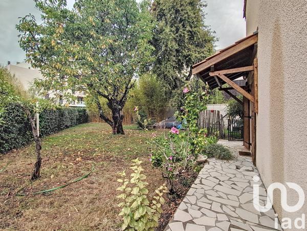 House for sale 4 rooms 90 m² Mérignac