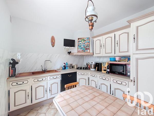 House for sale 4 rooms 90 m² Mérignac