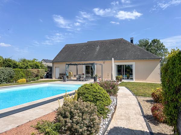 Maison contemporaine 4 chambres+bureau avec piscine à Les Garennes sur Loire