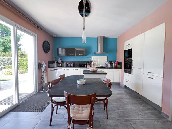 Maison contemporaine 4 chambres+bureau avec piscine à Les Garennes sur Loire