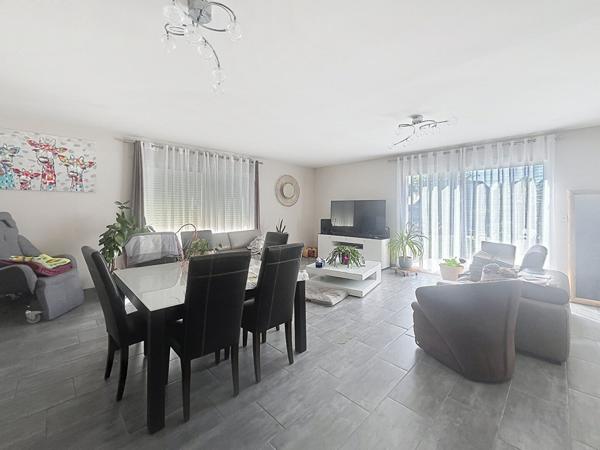 Maison contemporaine 4 chambres+bureau avec piscine à Les Garennes sur Loire