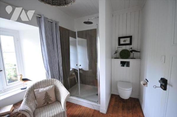 Charme et authenticité pour cet ancien moulin rénové. Amoureux de vieilles pierres, de nature e...