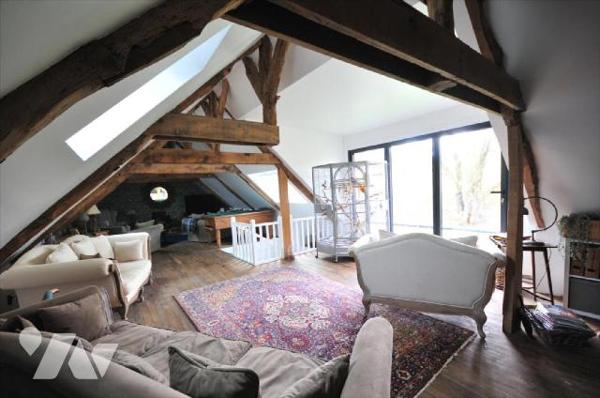 Charme et authenticité pour cet ancien moulin rénové. Amoureux de vieilles pierres, de nature e...