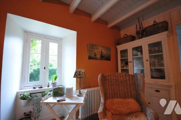 Charme et authenticité pour cet ancien moulin rénové. Amoureux de vieilles pierres, de nature e...