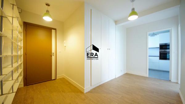 appartement F2 refait à neuf avec balcon