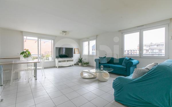 Appartement à vendre    3 pièces • 80 m2 Livry-Gargan