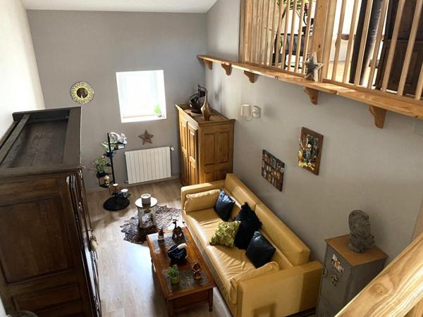 Belle Maison de Caractère de 166 m² entièrement rénovée avec son garage, atelier, cave, buanderie-chaufferie, terrasses, appentis et terrain clos, arboré de 598 m²