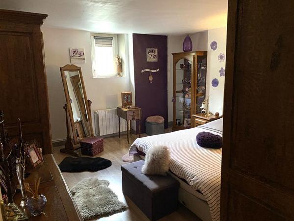 Belle Maison de Caractère de 166 m² entièrement rénovée avec son garage, atelier, cave, buanderie-chaufferie, terrasses, appentis et terrain clos, arboré de 598 m²