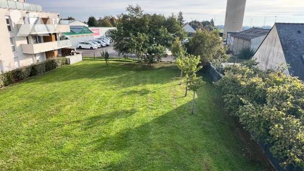 NOUVEAUTÉ - TRENTE CINQ NOTAIRES

Situé au 2ème étage sur 3 d'une résidence récente et sécuri...