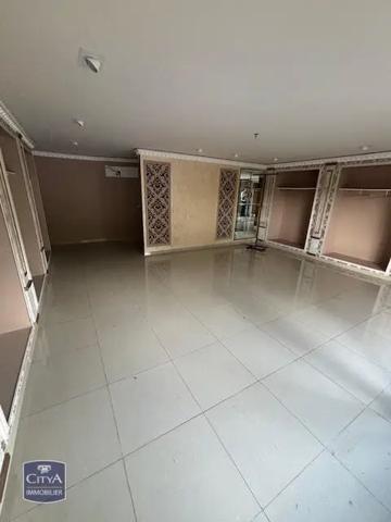 Immeuble à louer 68m² Lille (59000)