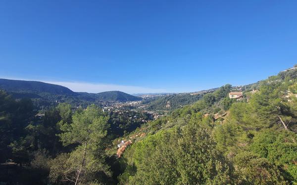 Maison à vendre    5 pièces •  Drap