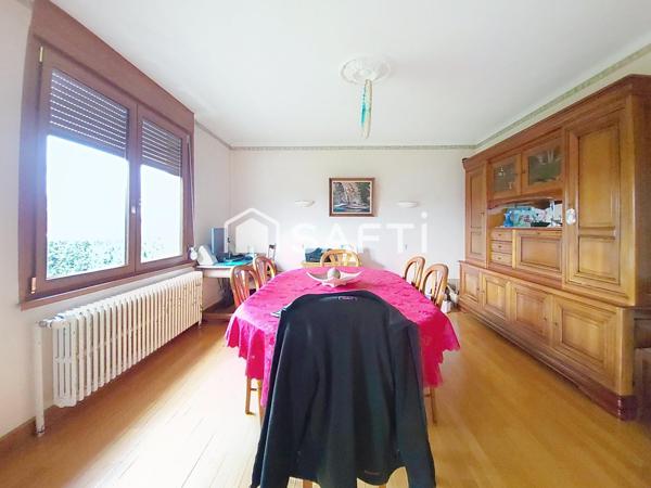 Charmante maison familiale de 112 m² sur un terrain d'environ 1 214 m²