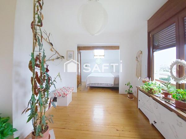 Charmante maison familiale de 112 m² sur un terrain d'environ 1 214 m²