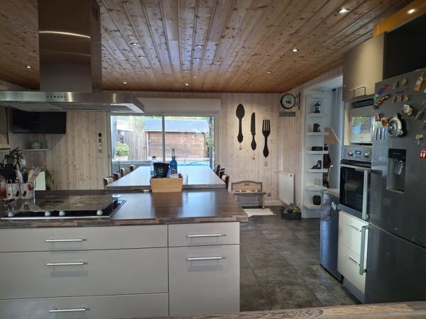 À vendre - Maison, 6 pièces située à Parçay-Meslay (37210)