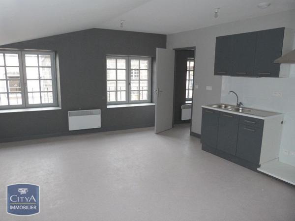 Appartement à louer 2 pièces 37.8m² Riom (63200)