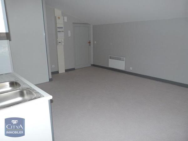 Appartement à louer 2 pièces 37.8m² Riom (63200)