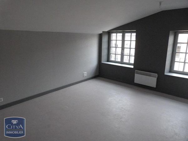 Appartement à louer 2 pièces 37.8m² Riom (63200)