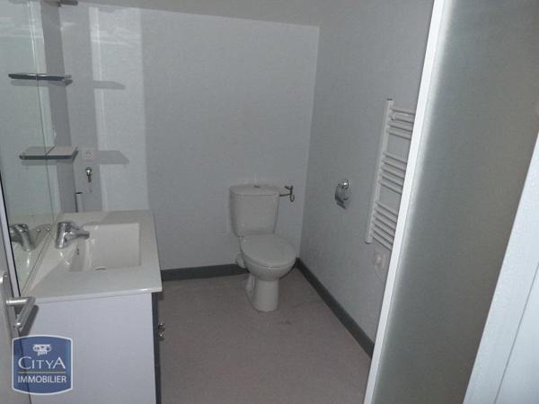 Appartement à louer 2 pièces 37.8m² Riom (63200)