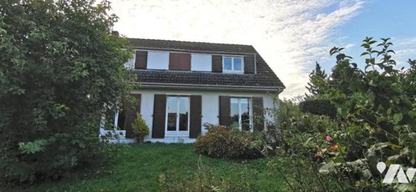 DAINVILLE - Pavillon individuel de type semi plain pied SH env. 127 m² avec garage et beau jardin