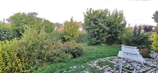 DAINVILLE - Pavillon individuel de type semi plain pied SH env. 127 m² avec garage et beau jardin