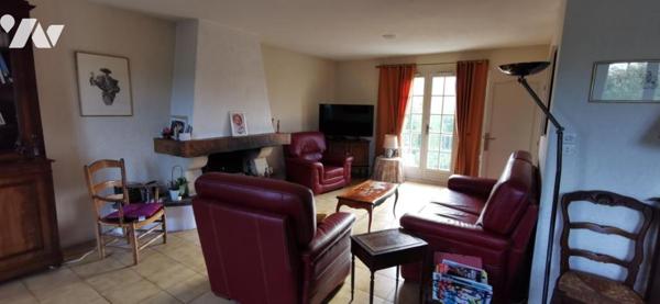 DAINVILLE - Pavillon individuel de type semi plain pied SH env. 127 m² avec garage et beau jardin