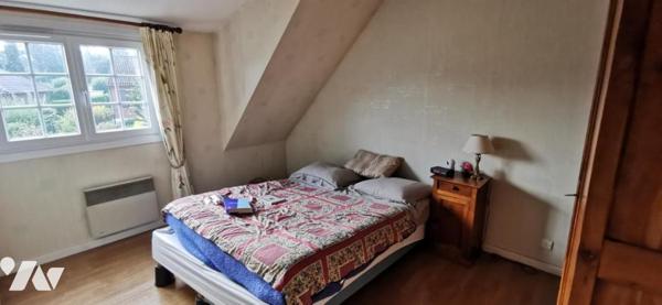 DAINVILLE - Pavillon individuel de type semi plain pied SH env. 127 m² avec garage et beau jardin