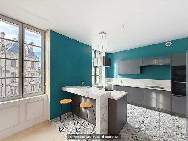 ANGOULEME CENTRE – ENSEMBLE IMMOBILIER ATYPIQUE À FORT POTENTIEL