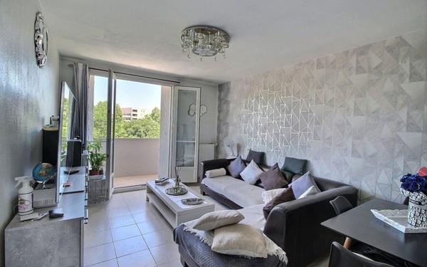 Appartement à vendre    3 pièces • 52,71 m2 Marseille 11