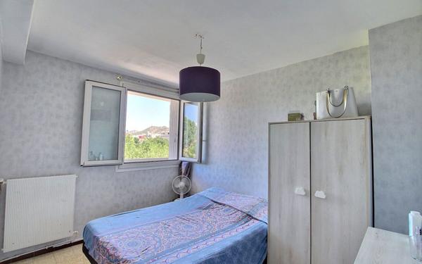 Appartement à vendre    3 pièces • 52,71 m2 Marseille 11