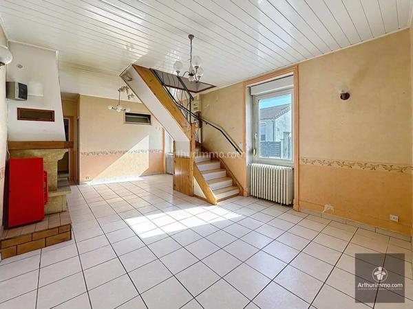 Vente                                                      Maison
                        
                     4 pièces                      81 m2                     à Roanne