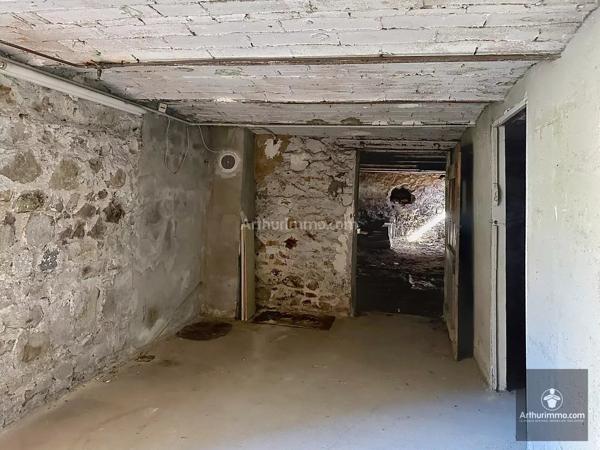 Vente                                                      Maison
                        
                     4 pièces                      81 m2                     à Roanne
