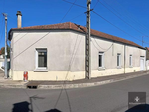 Vente                                                      Maison
                        
                     4 pièces                      81 m2                     à Roanne