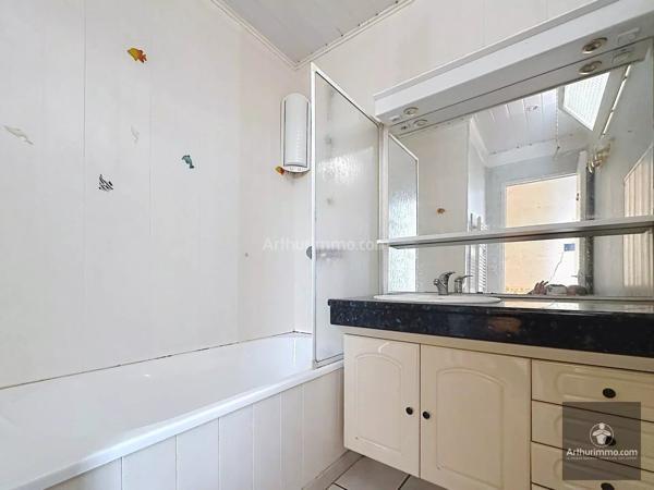 Vente                                                      Maison
                        
                     4 pièces                      81 m2                     à Roanne
