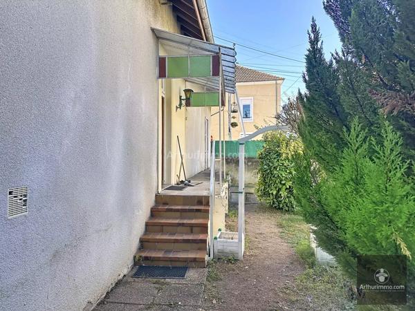 Vente                                                      Maison
                        
                     4 pièces                      81 m2                     à Roanne