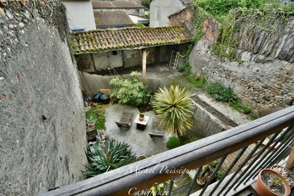 Maison à vendre 6 pièces 142m2 à VALENTINE (31) comprenant 2 Logements Type III, Jardin