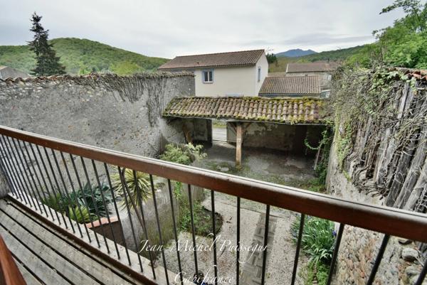 Maison à vendre 6 pièces 142m2 à VALENTINE (31) comprenant 2 Logements Type III, Jardin