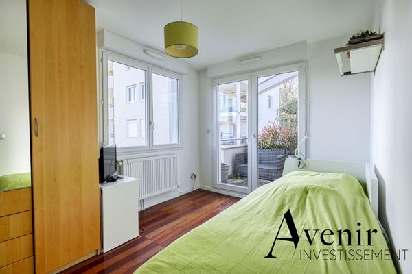 Appartement dernier étage - 4 chambres - Terrasses - Climatisé - Box fermés Lyon Appartement dernier étage - 4 chambres - Terrasses - Climatisé - Box fermés Lyon