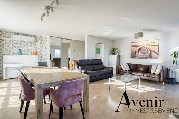 Appartement dernier étage - 4 chambres - Terrasses - Climatisé - Box fermés Lyon Appartement dernier étage - 4 chambres - Terrasses - Climatisé - Box fermés Lyon