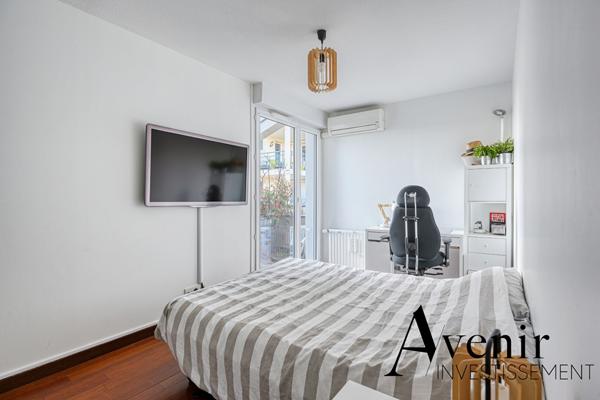 Appartement dernier étage - 4 chambres - Terrasses - Climatisé - Box fermés Lyon Appartement dernier étage - 4 chambres - Terrasses - Climatisé - Box fermés Lyon