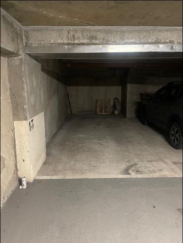 Parking
        
        - 18 m² Exclusivité 35 000 € *