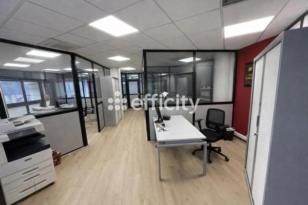 Bureau 5 pièces - 128 m²